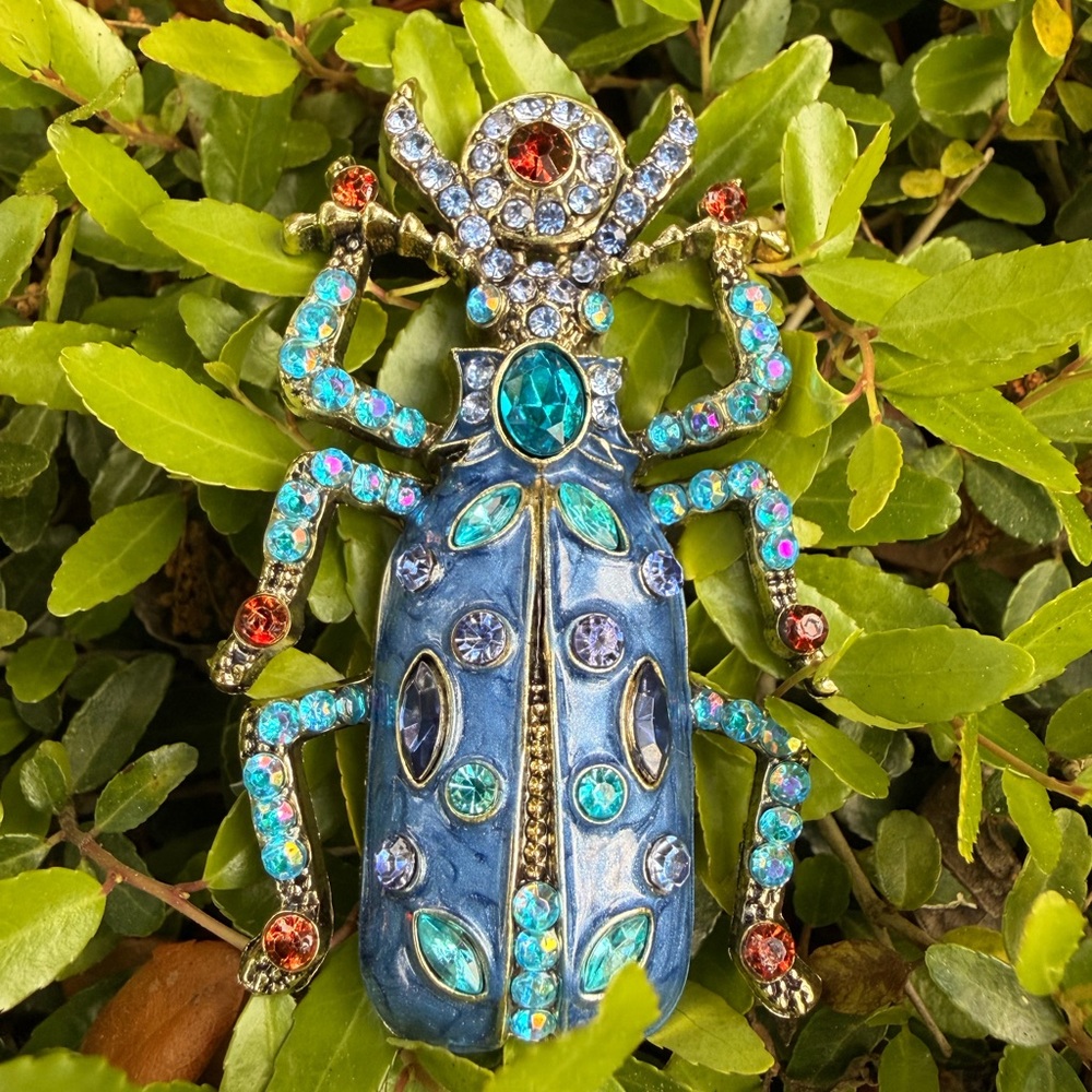 Blue Jeweled Beetle Brooch with Multicolor Crystals - Picture 5 of 5